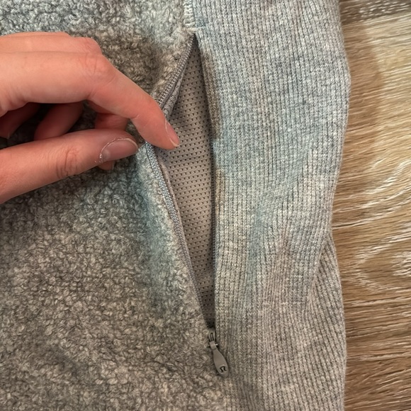 lululemon fuzzy fleece quarter zip size 6 gray - Picture 3 of 9